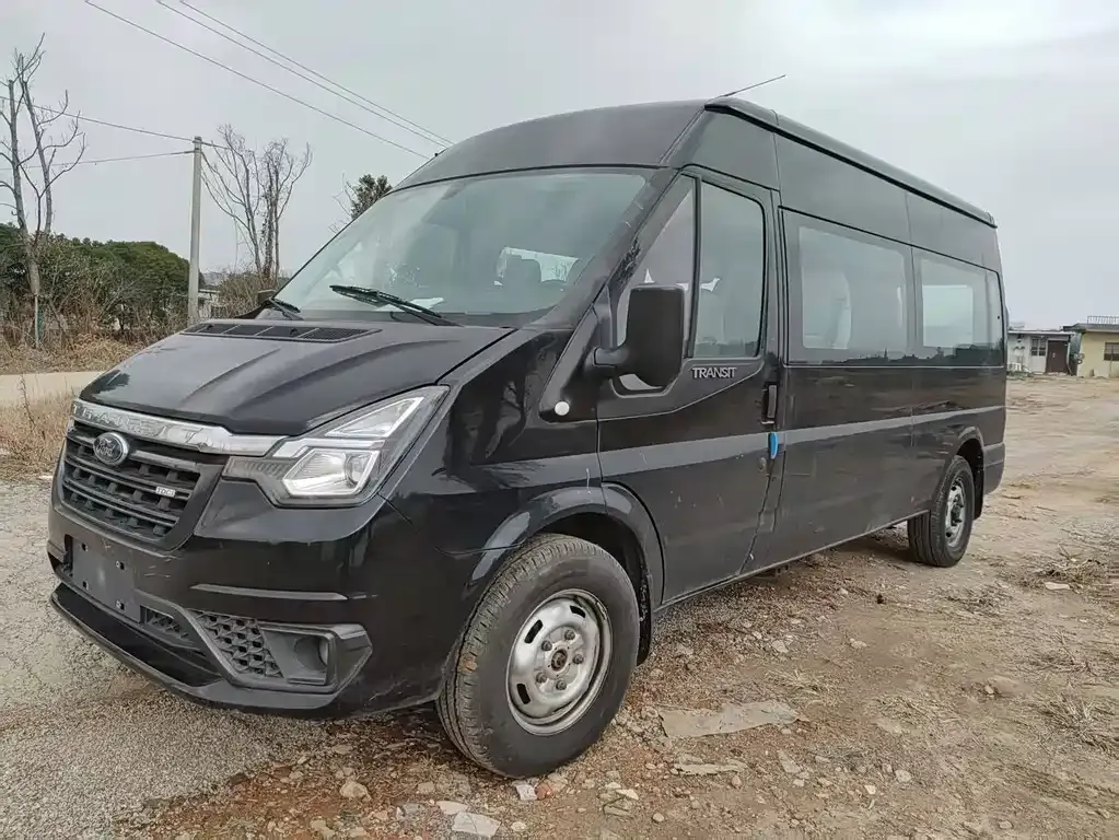 Ford Transit Custom — фото 1