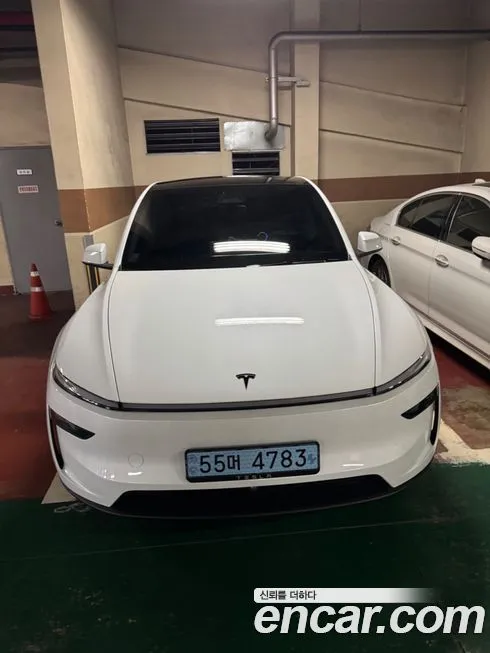 Tesla Model Y — фото 1