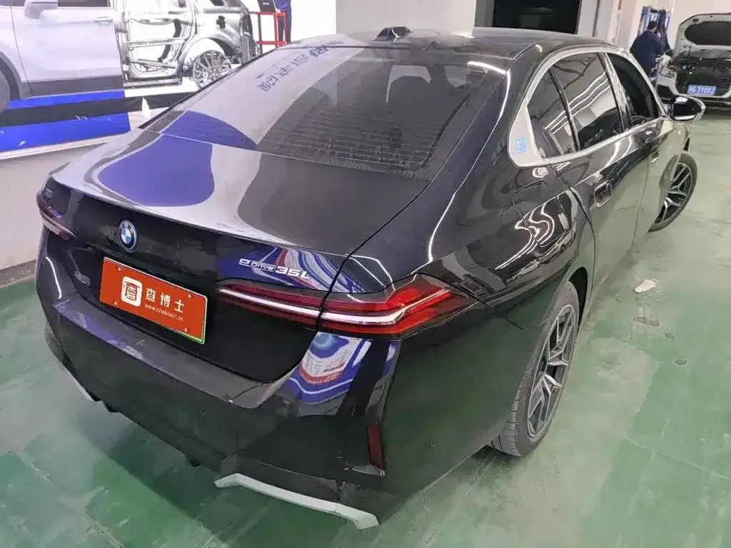 BMW i5 — фото 3