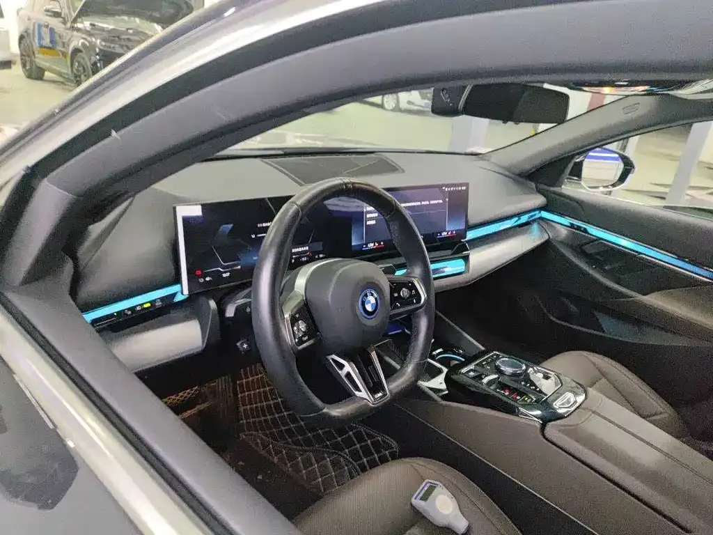 BMW i5 — фото 4