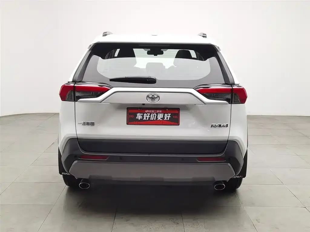 Toyota RAV4 — фото 3