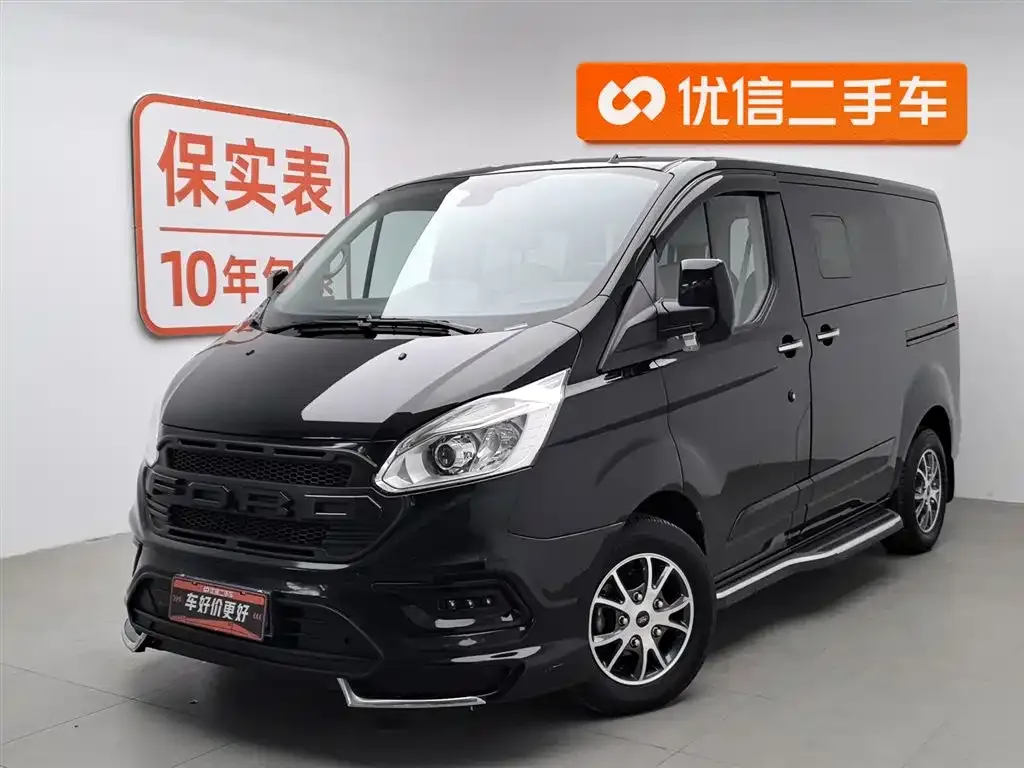 Ford Tourneo — фото 1