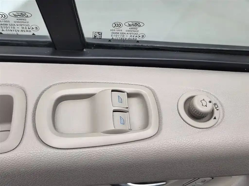 Ford Tourneo — фото 8
