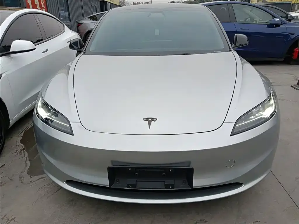 Tesla Model 3 — фото 3
