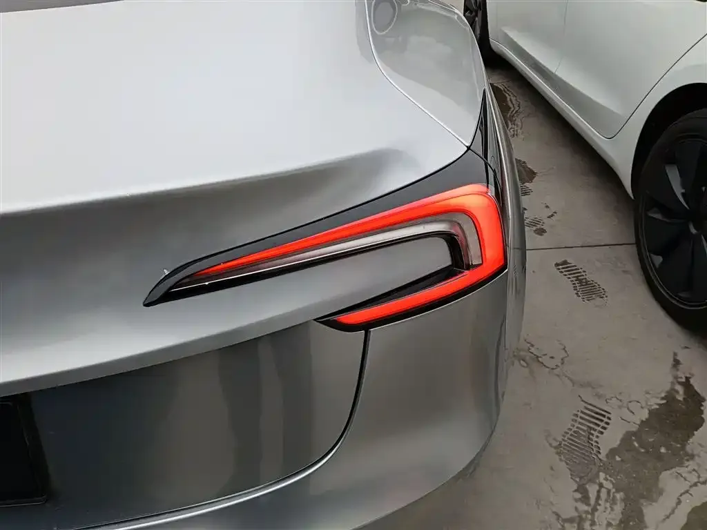 Tesla Model 3 — фото 4