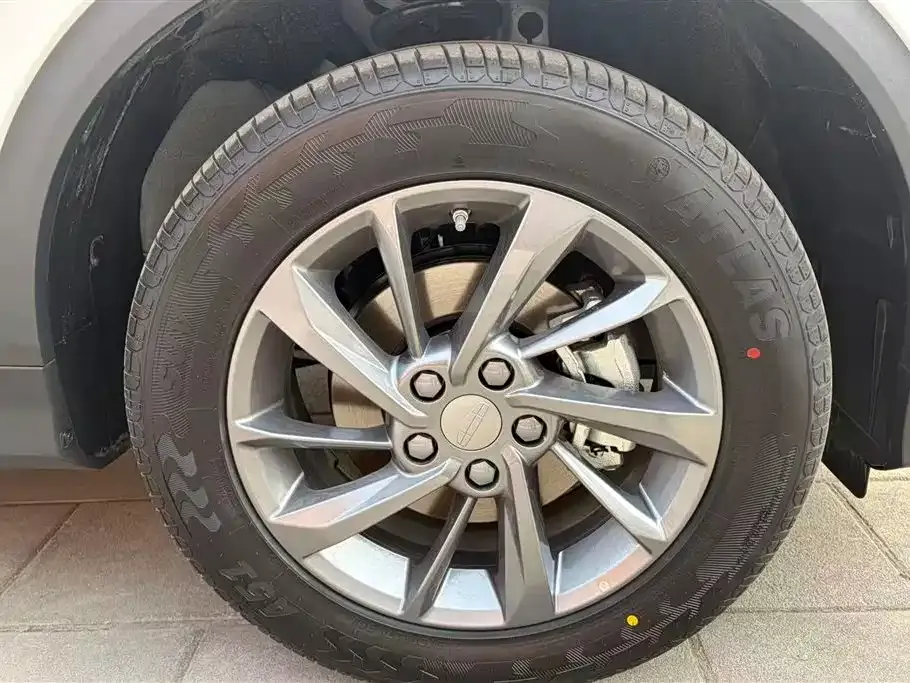 Geely Binyue — фото 10