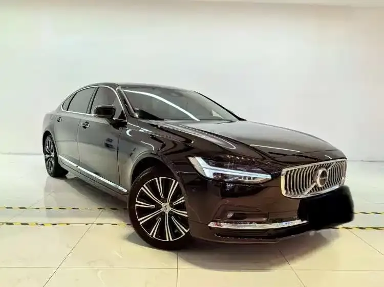 Volvo S90 — фото 1