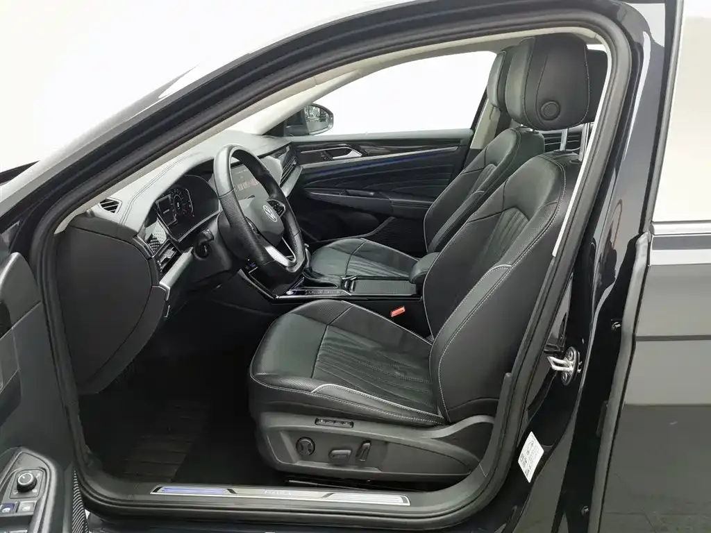 Volkswagen Passat New Energy — фото 7
