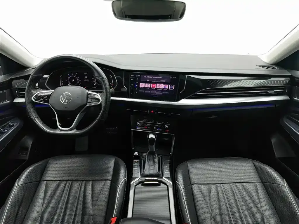 Volkswagen Passat New Energy — фото 8
