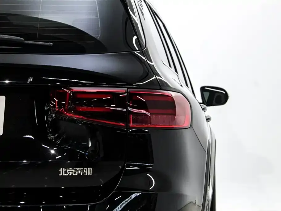 Mercedes-Benz GLB — фото 2