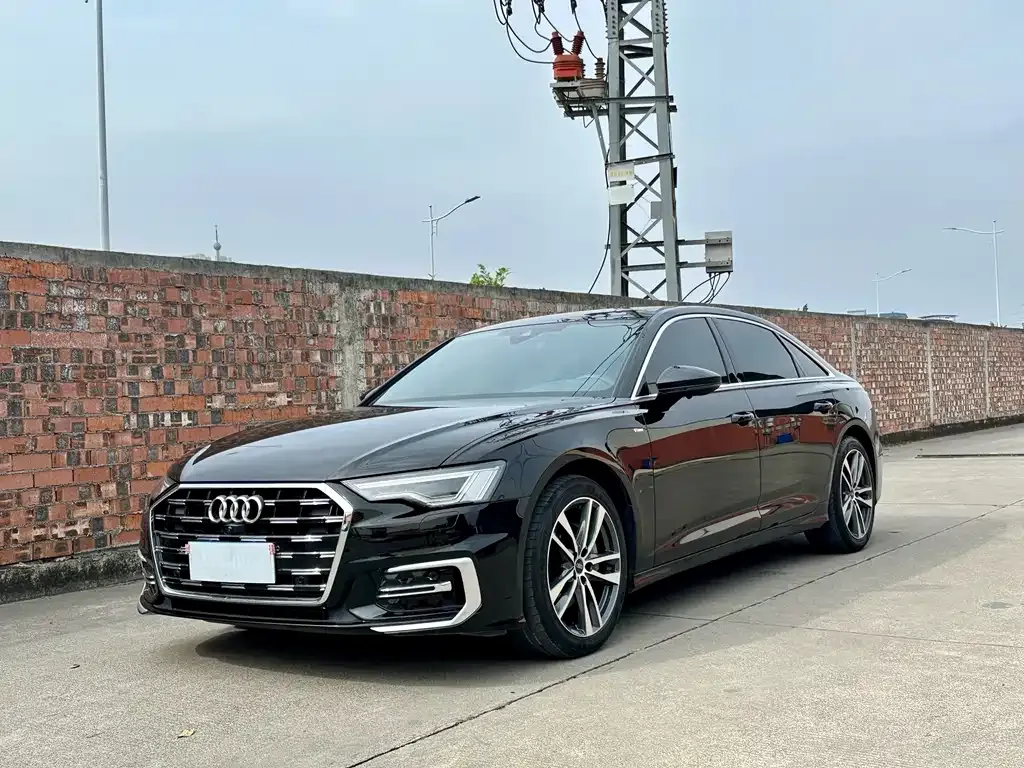 Audi A6L — фото 1