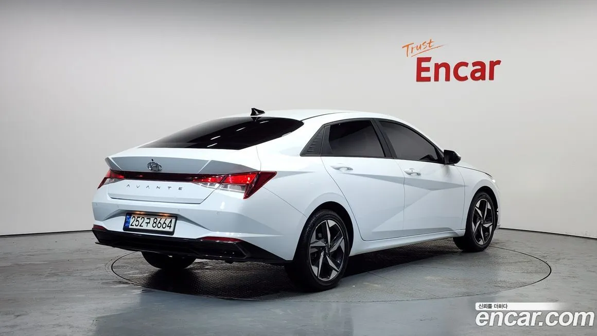 Hyundai AVANTE — фото 3