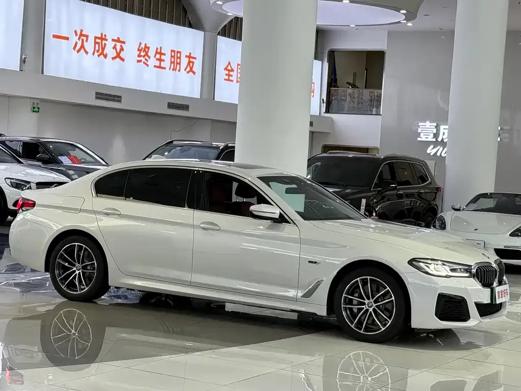 BMW 5 Series New Energy — фото 4