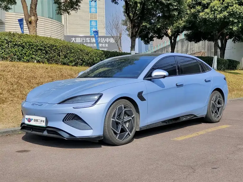 BYD Seal — фото 1