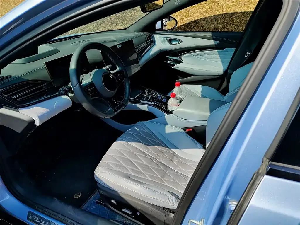 BYD Seal — фото 3