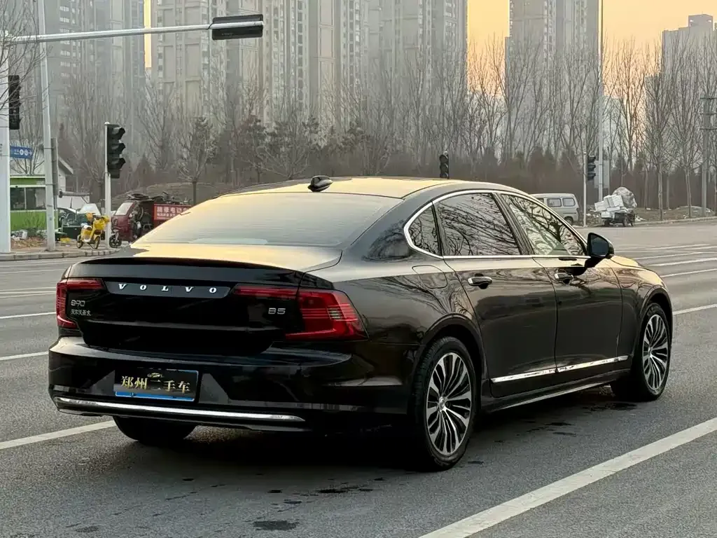 Volvo S90 — фото 3