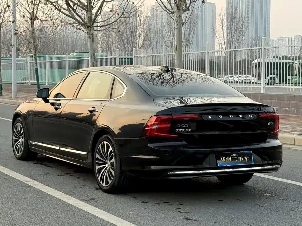 Volvo S90 — фото 4