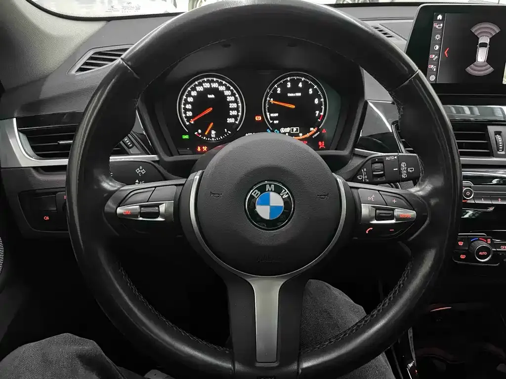 BMW X1 — фото 8