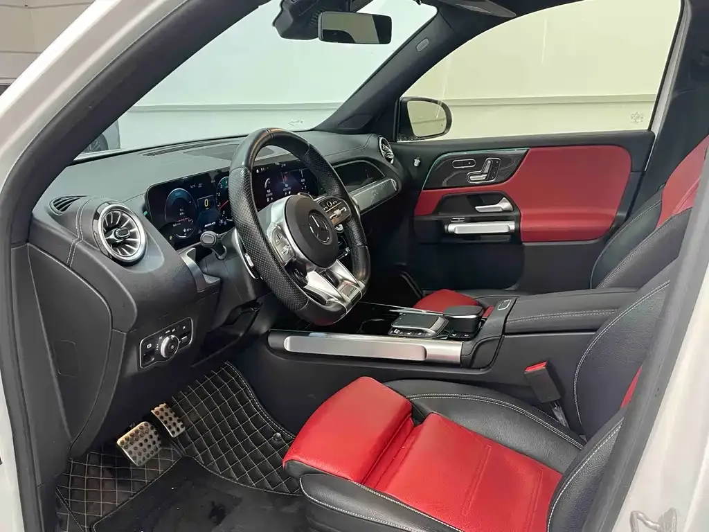 Mercedes-Benz GLB AMG — фото 4