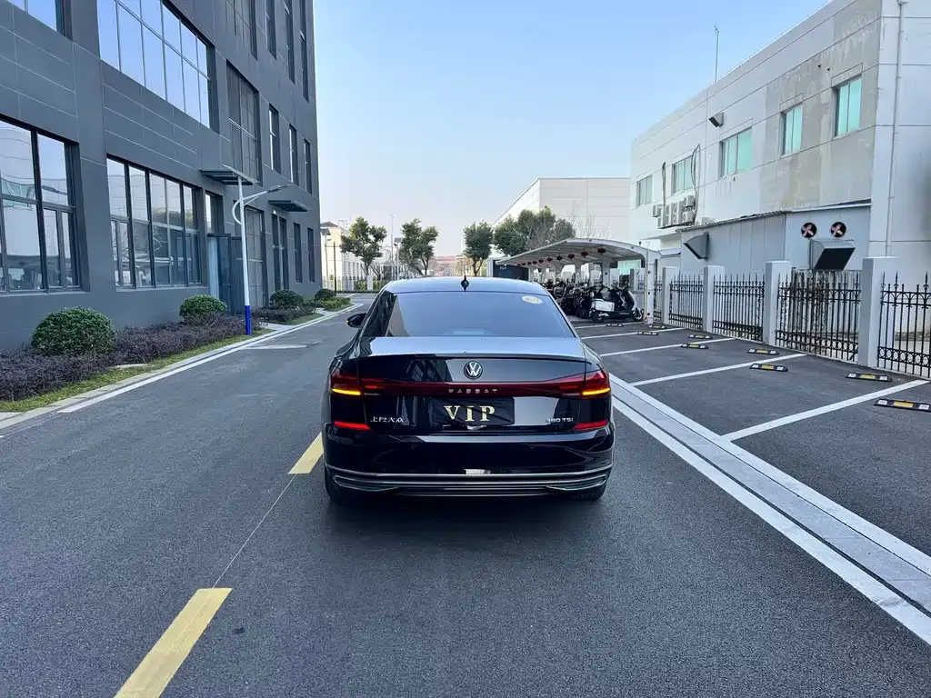 Volkswagen Passat — фото 2