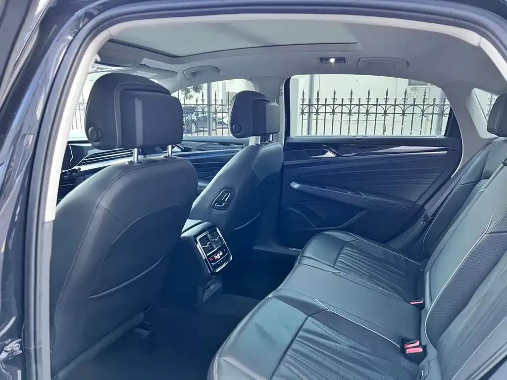 Volkswagen Passat — фото 3