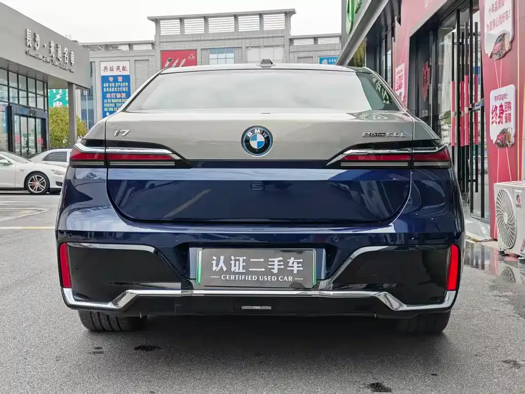 BMW i7 — фото 10
