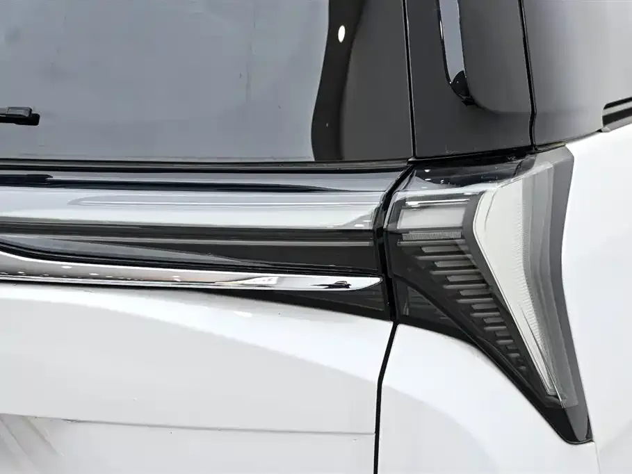 Buick GL8 Hybrid — фото 3
