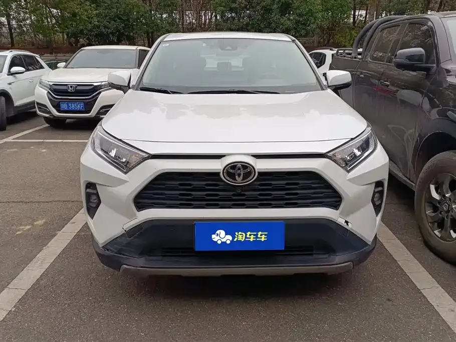 Toyota RAV4 — фото 9
