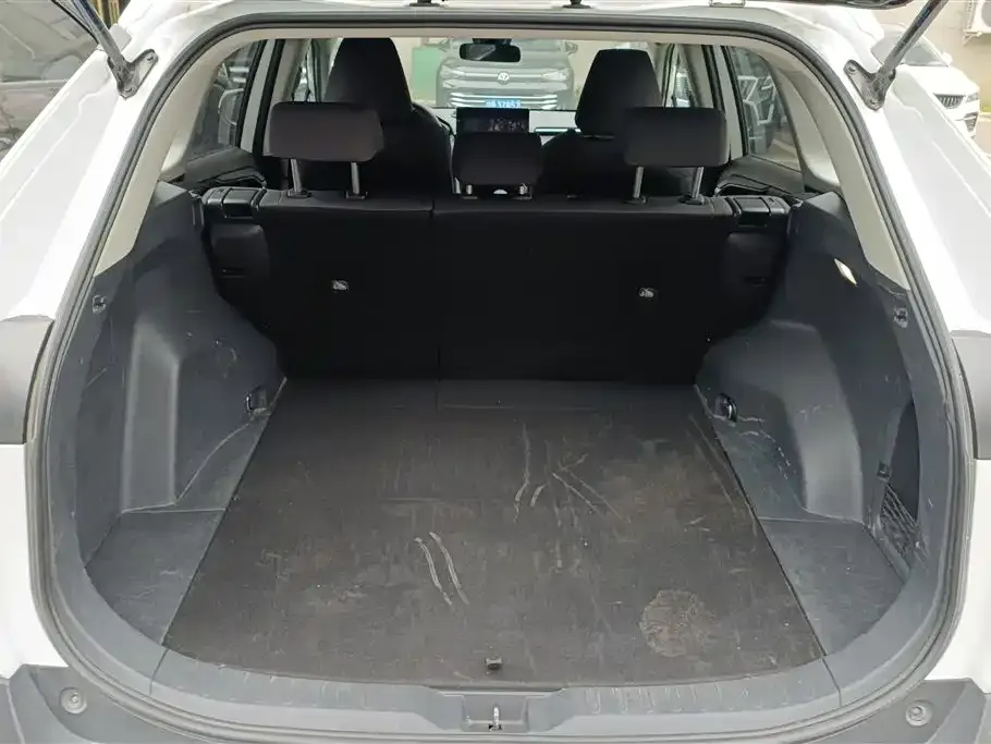 Toyota RAV4 — фото 3