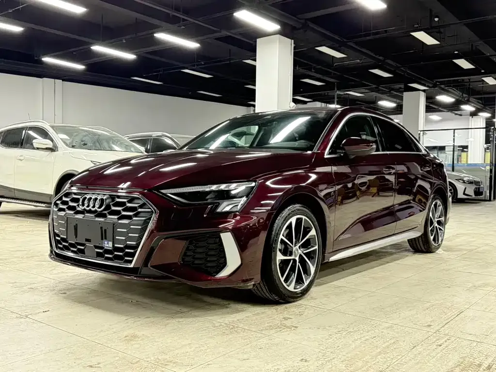Audi A3 — фото 1