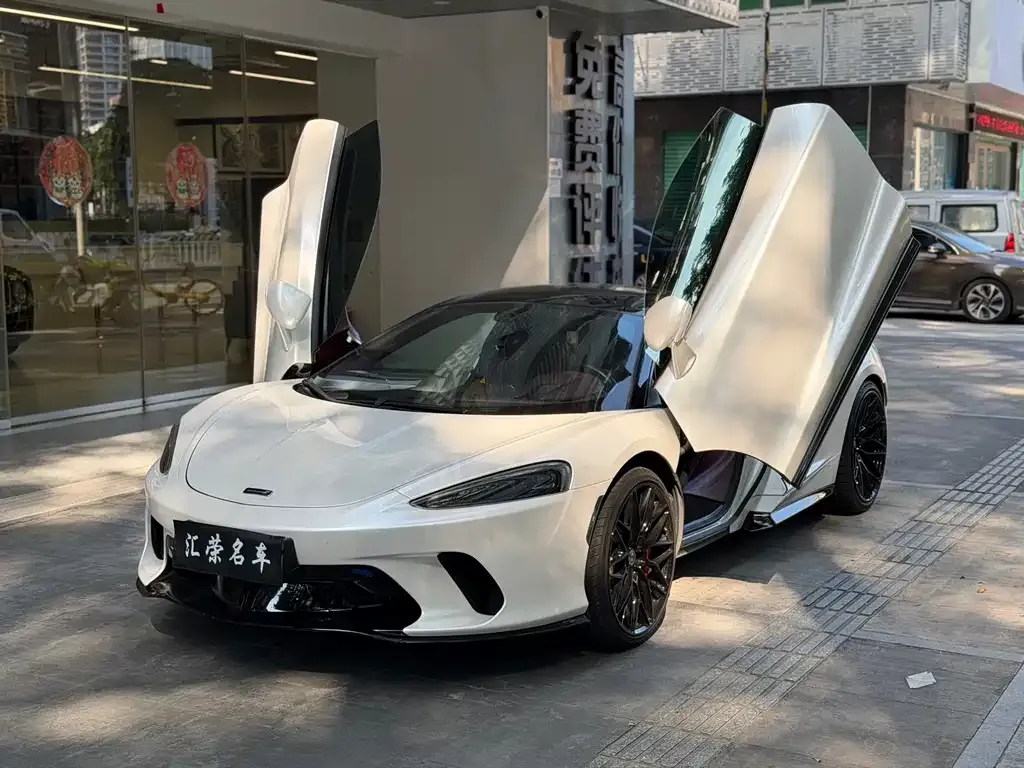 McLaren GT — фото 1
