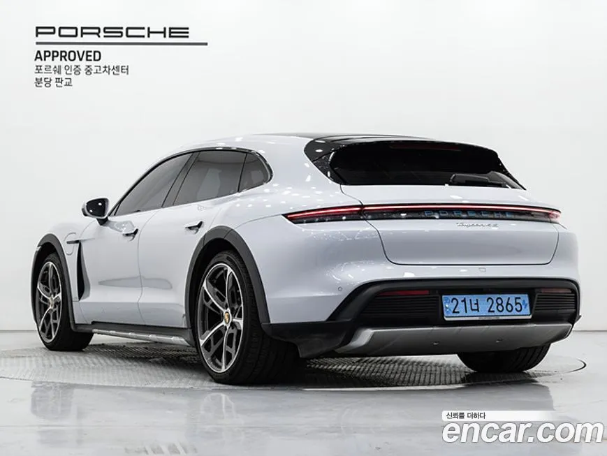 Porsche Taycan — фото 6