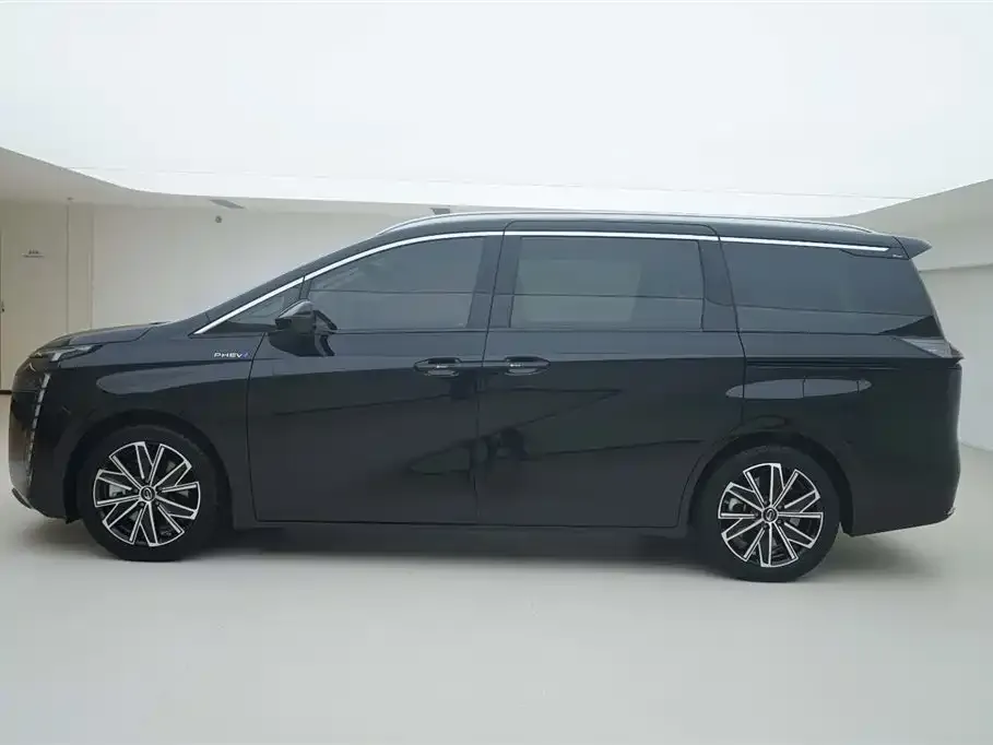 GAC Motor E8 Hybrid — фото 3