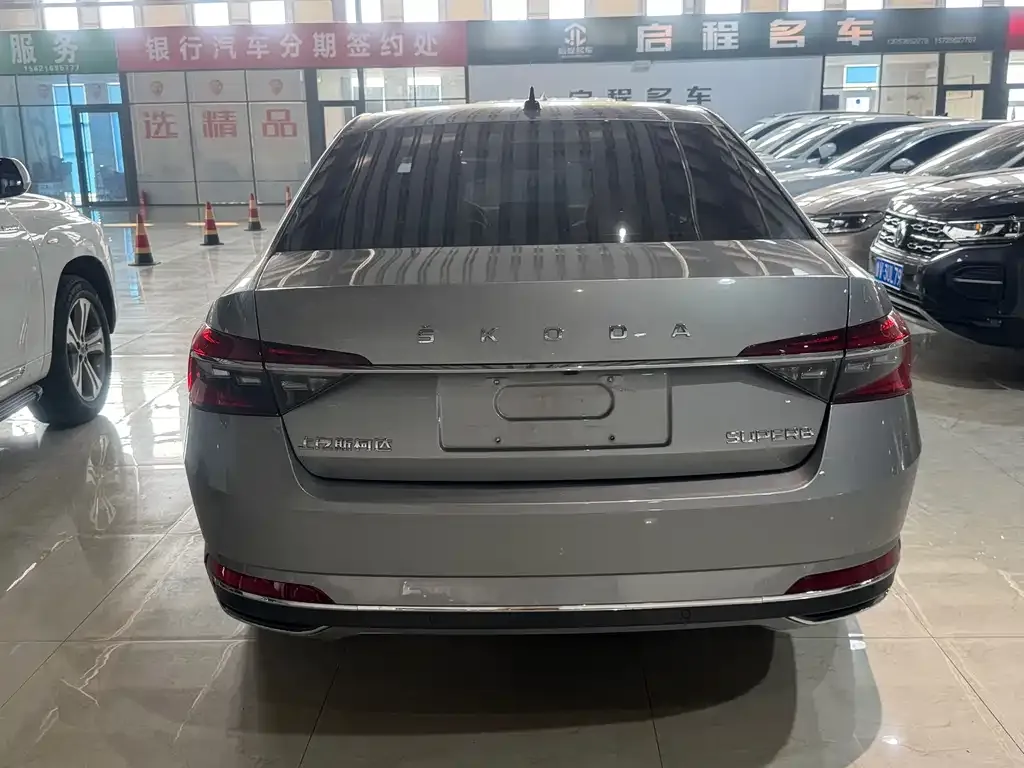 Skoda Superb — фото 5