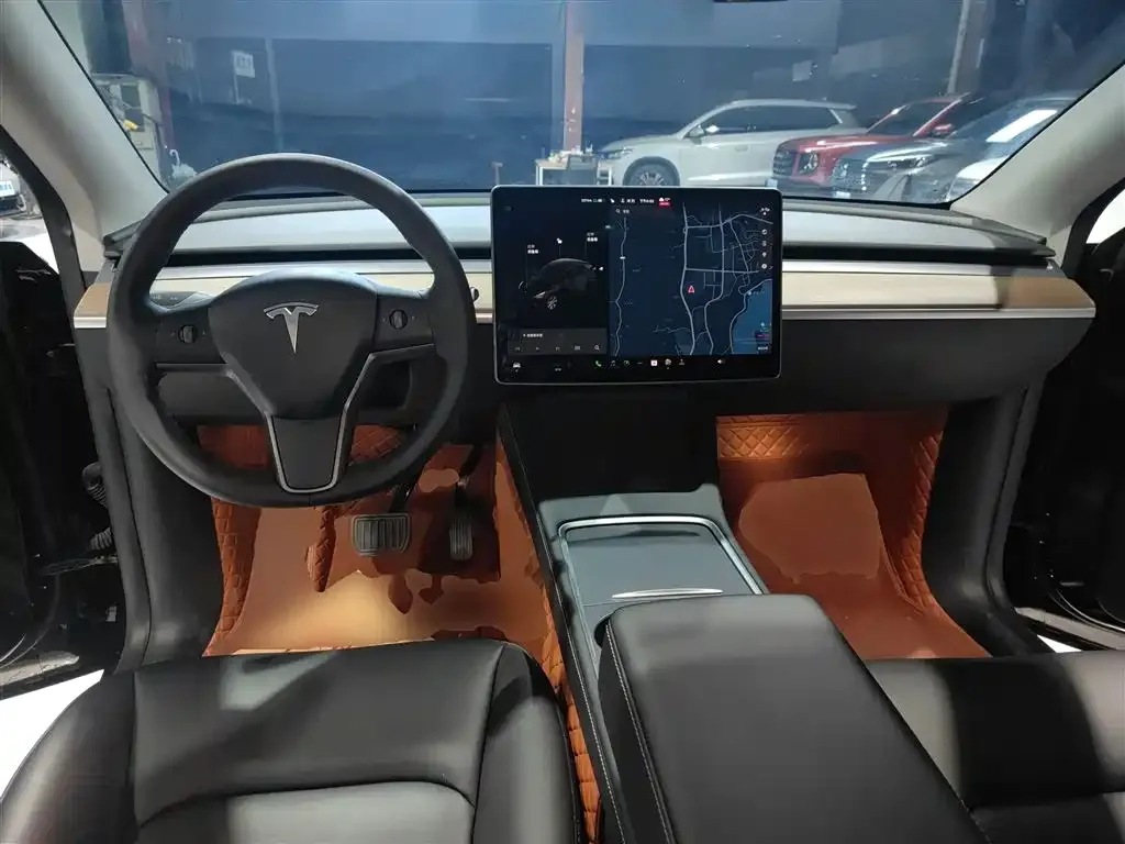 Tesla Model Y — фото 3