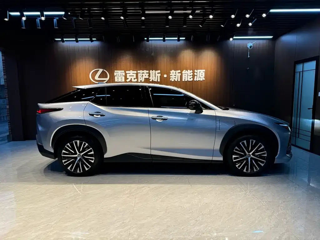 Lexus RZ — фото 4