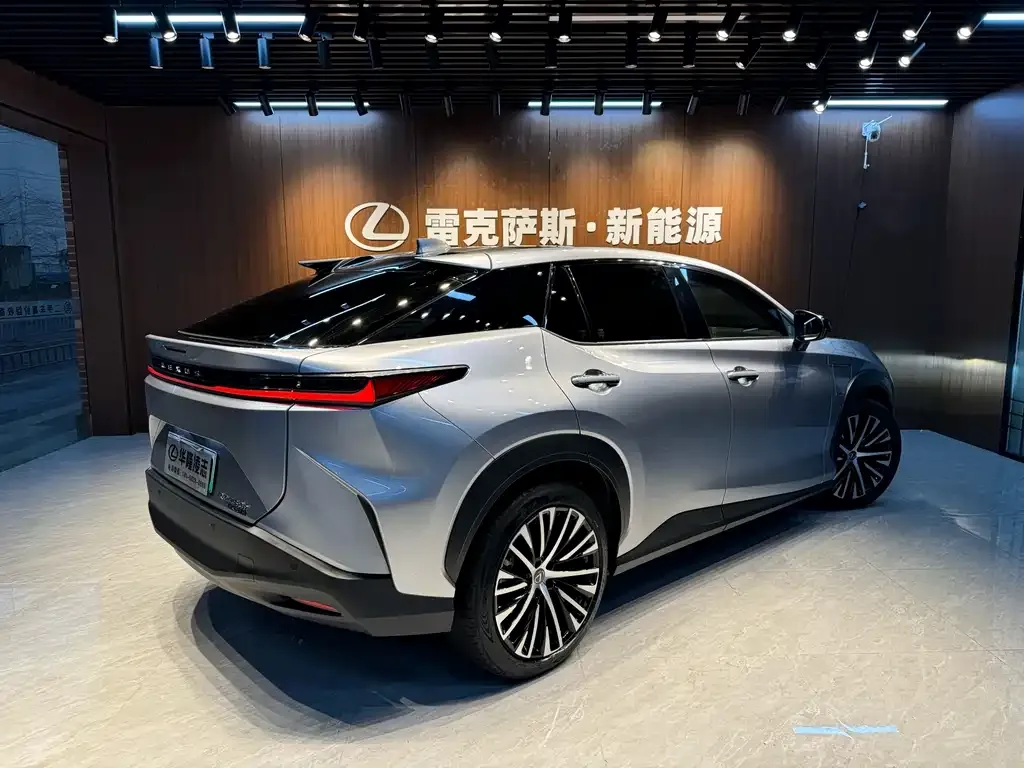 Lexus RZ — фото 6