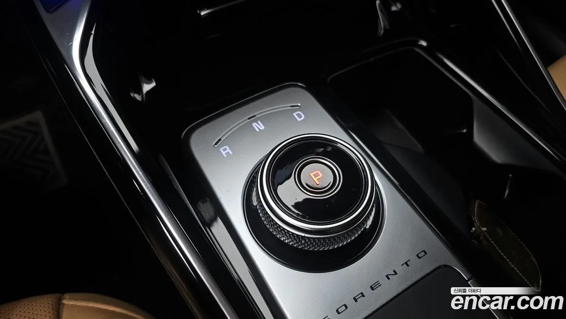 Kia Sorento — фото 8