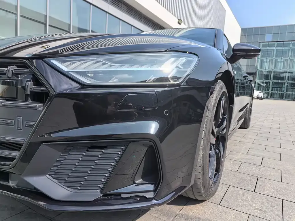 Audi A7L — фото 5