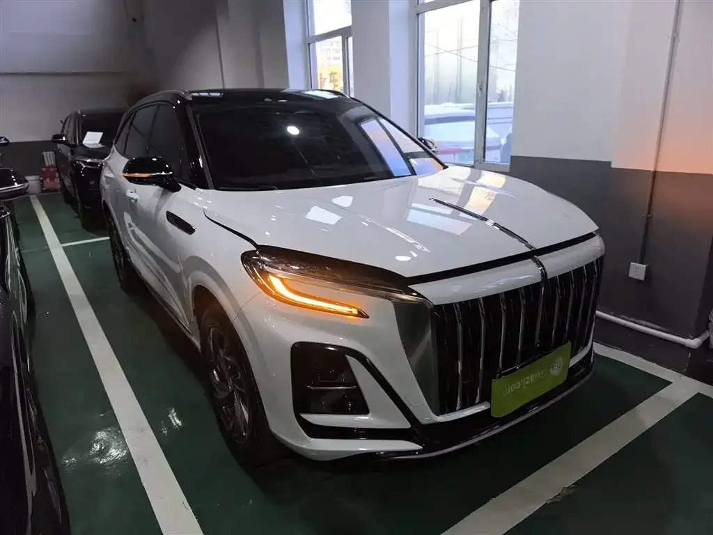Hongqi HS3 PHEV — фото 4