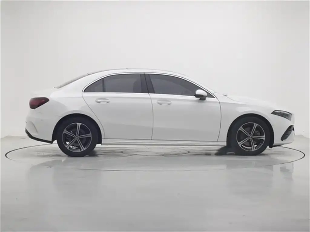Mercedes-Benz A-Class — фото 10