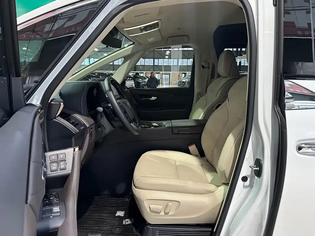 Toyota Alphard — фото 3