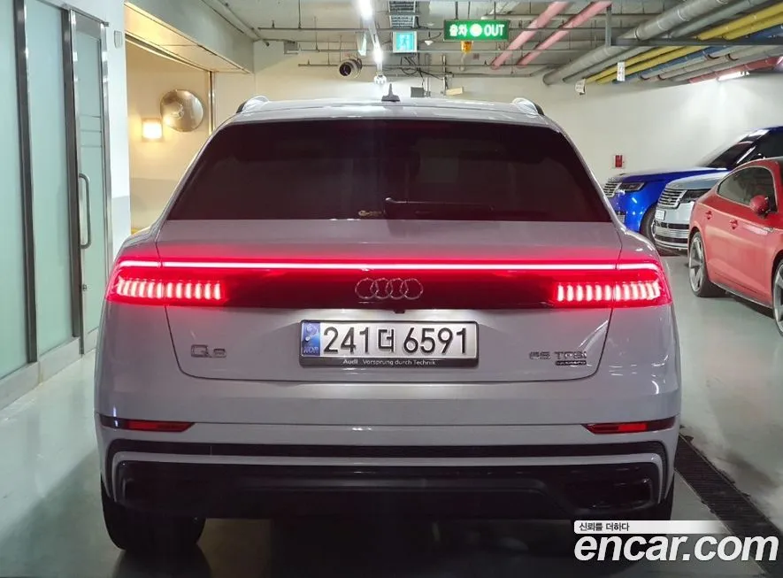 Audi Q8 — фото 4