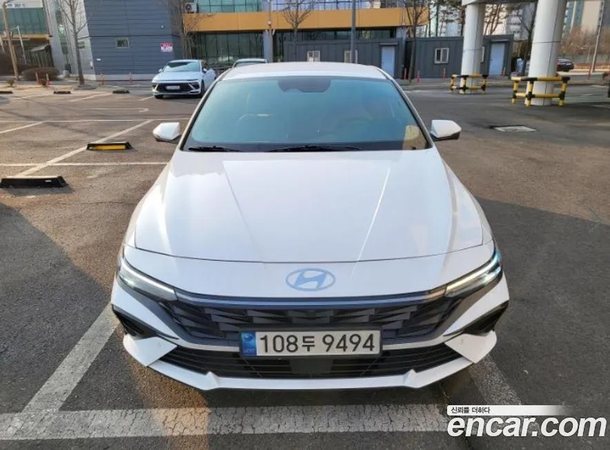 Hyundai AVANTE — фото 1