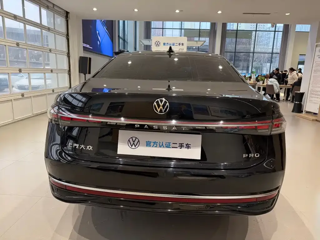 Volkswagen Passat — фото 7