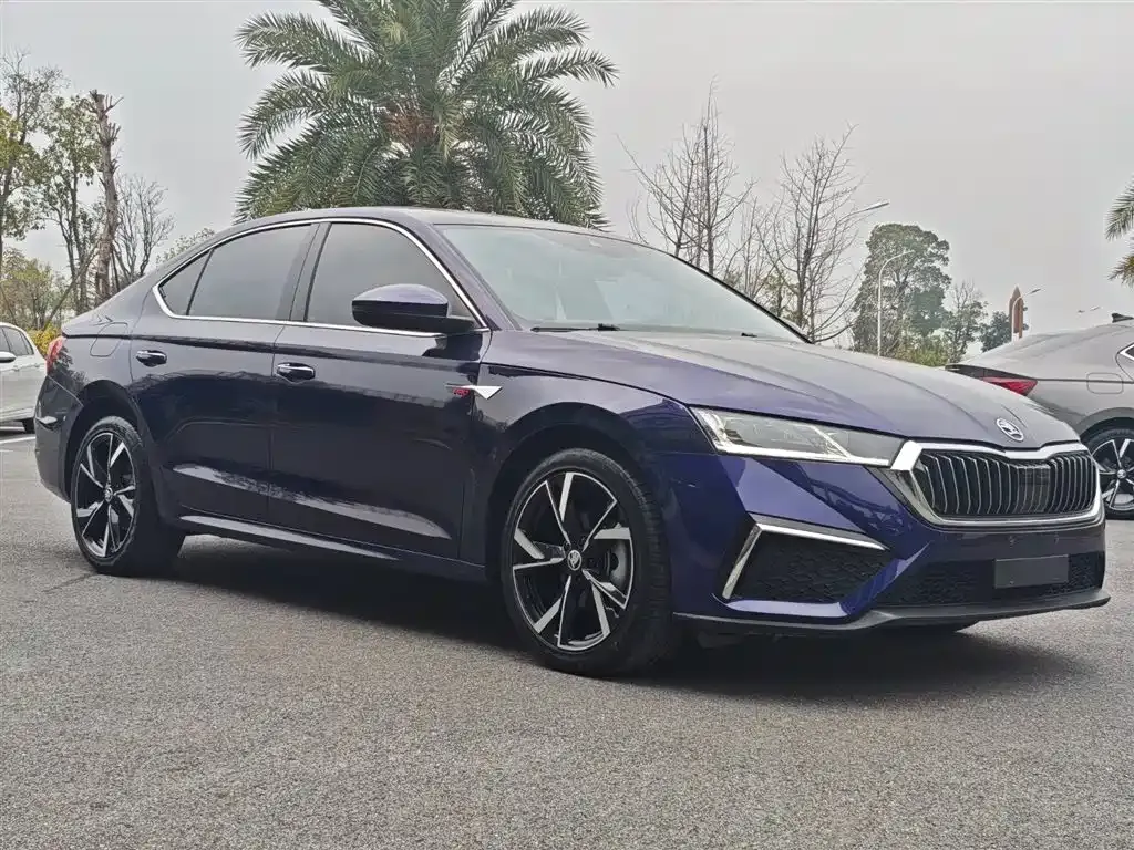 Skoda Octavia — фото 7