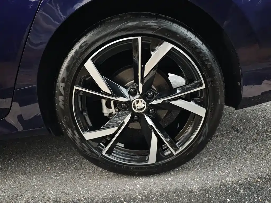 Skoda Octavia — фото 9
