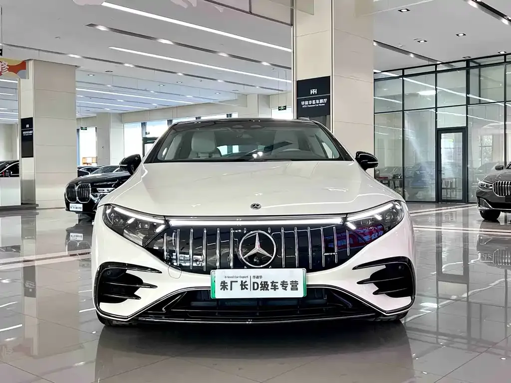 Mercedes-Benz EQS AMG — фото 10
