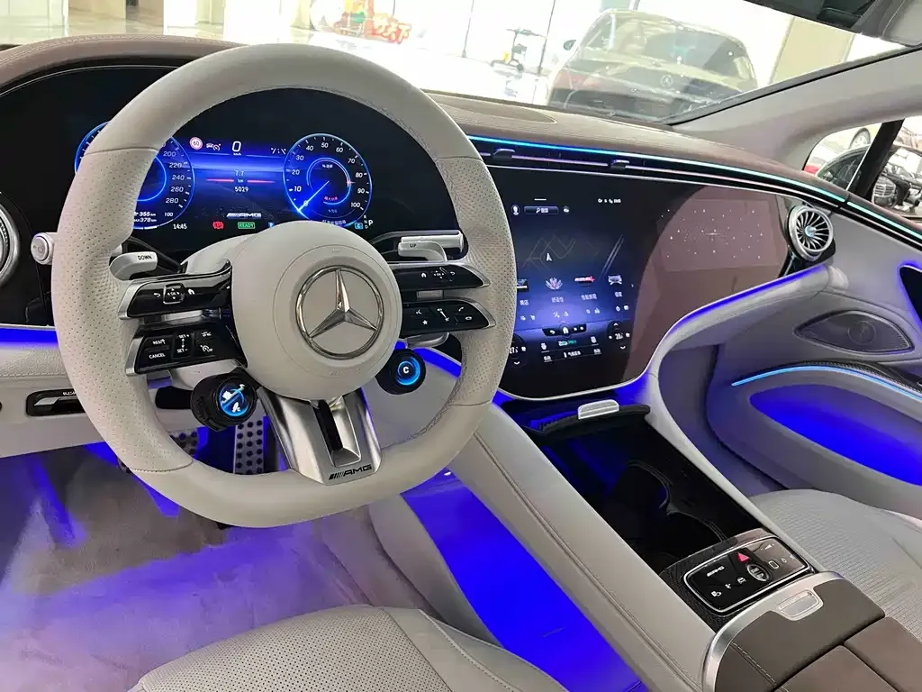 Mercedes-Benz EQS AMG — фото 7