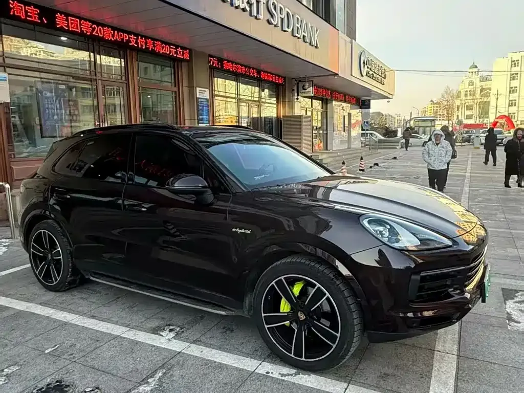 Porsche Cayenne Hybrid — фото 6